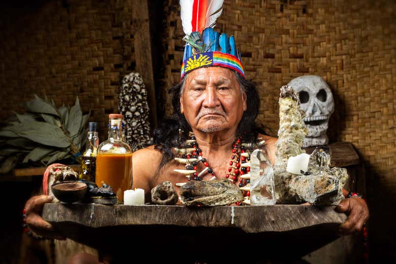Chaman pendant la cérémonie ayahuasca