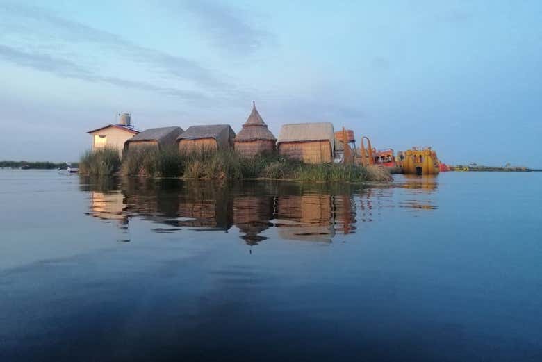 Maisons dans les îles Uros