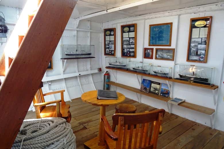 Interior do Barco Museu Yavarí