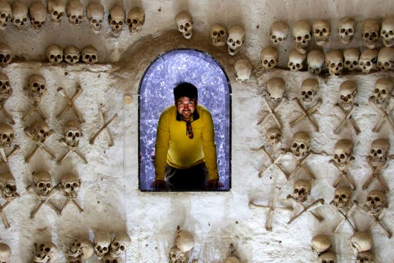 Visitando las catacumbas