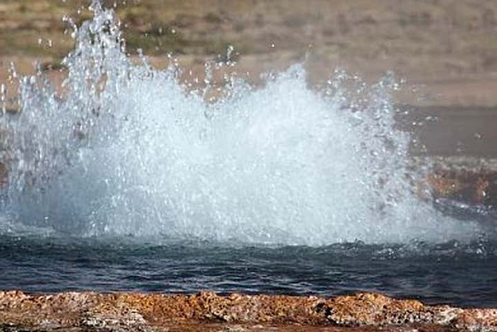 Aguas termales en el Valle de los Géiseres