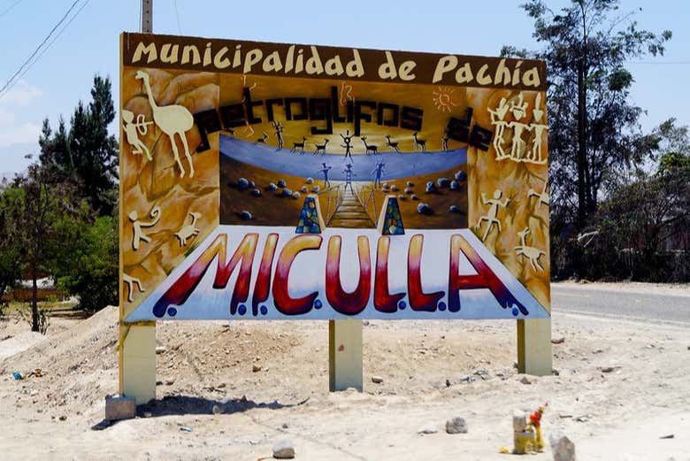 Visiting the Miculla petroglyphs