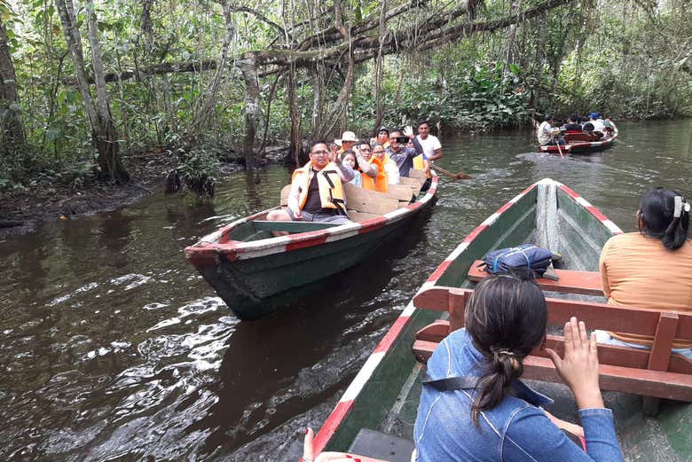 Paseo en barca por el río romero