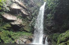 Trilha pela catarata de Huacamaillo