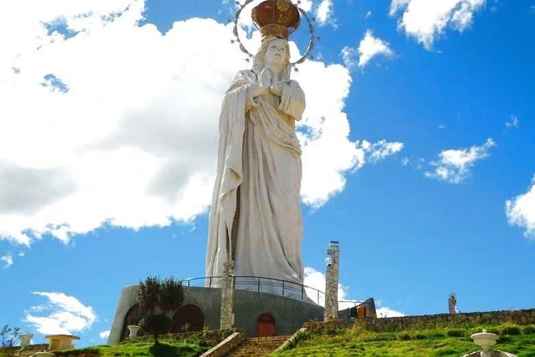 Visit the Virgen Inmaculada Concepción monument