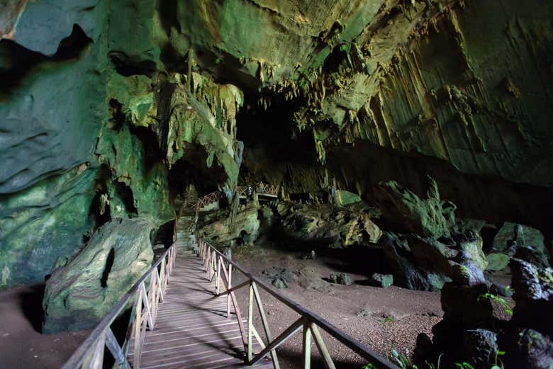 Rock formations in Cueva de Las Lechuzas