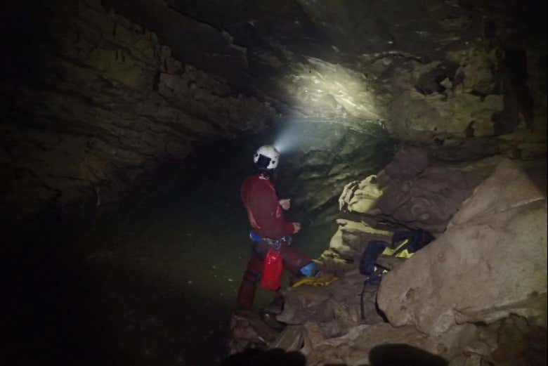 Lagunas subterráneas de la gruta del Manto Sagrado