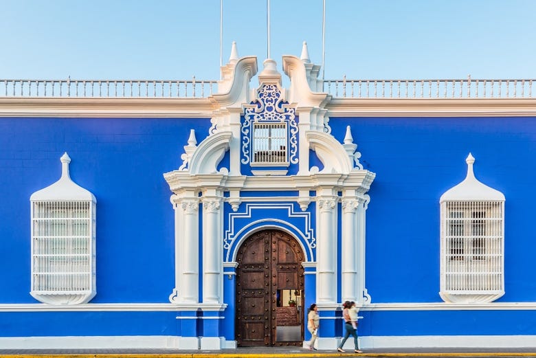 Recorriendo la ciudad colonial de Trujillo