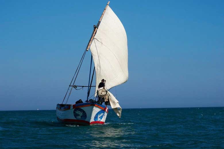 Barco pesquero en El Ñuro