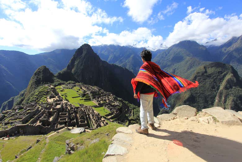 Contemplando la ciudadela de Machu Picchu