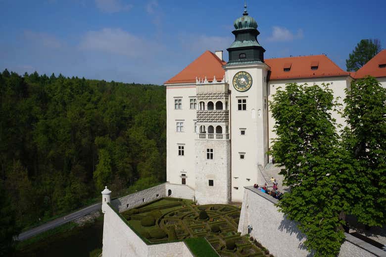 Vue sur le château de Pieskowa Skała
