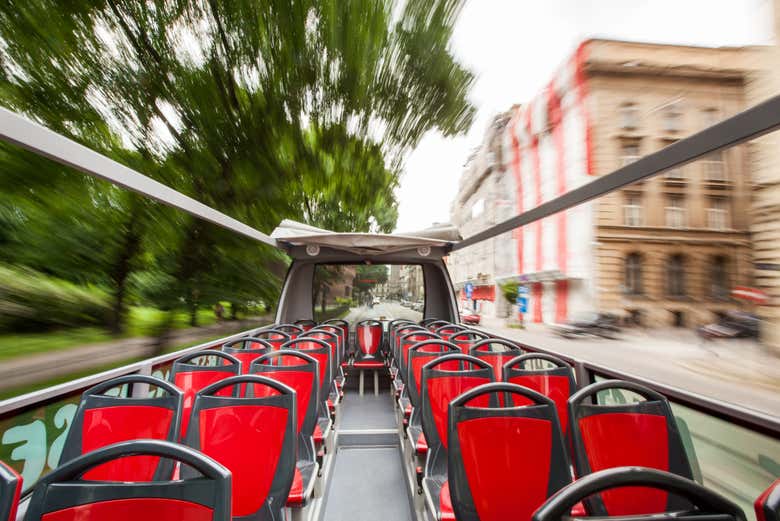 El bus turístico de Cracovia es descapotable