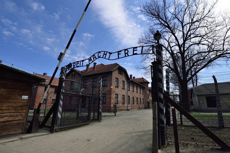 Puerta de entrada a Auschwitz