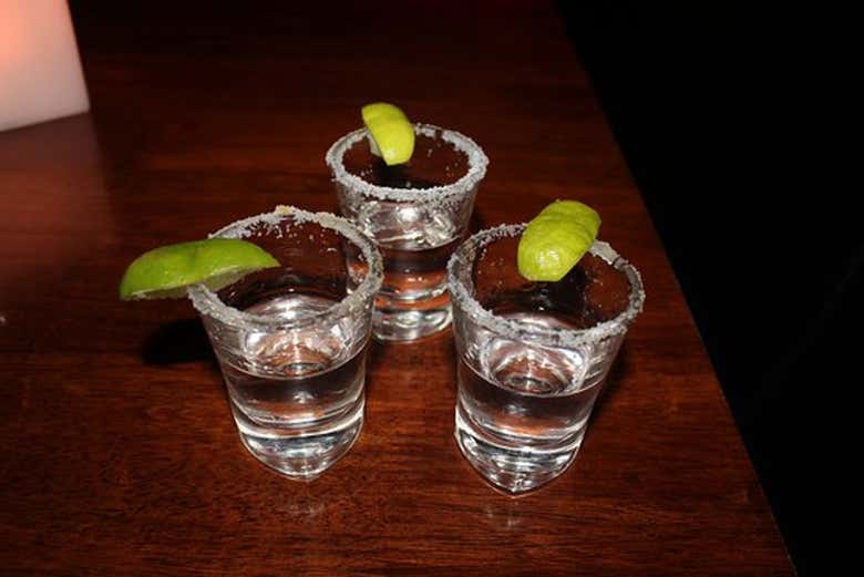 Probando el vodka
