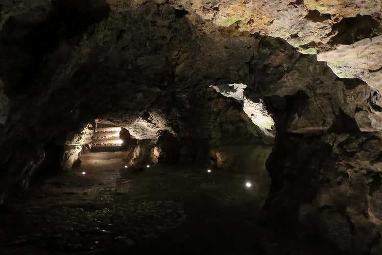 Explorando la cueva del dragón