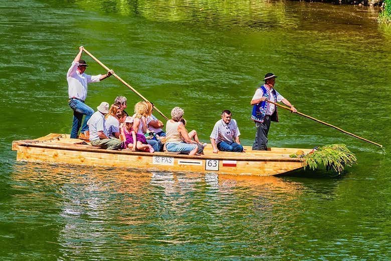 Balsa tradicional para descender el río