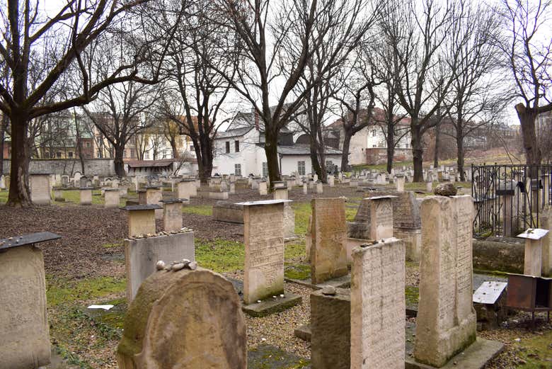 Lápides do cemitério judeu de Remuh