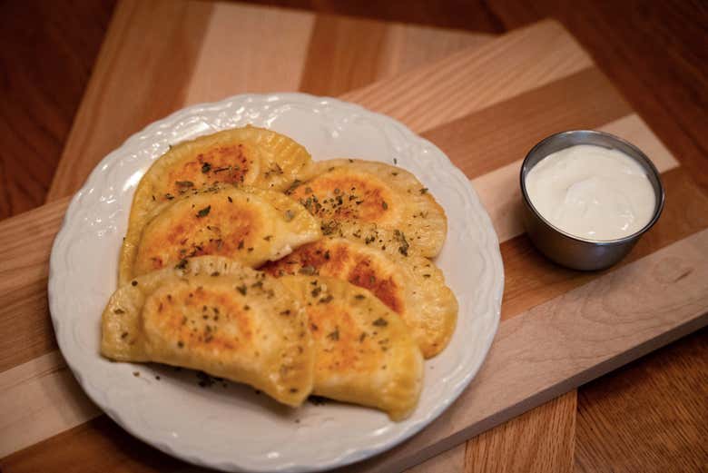Un piatto di pierogi