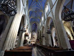 Basilica della Santa Trinità, interno