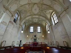 Sinagoga di Isacco, interno
