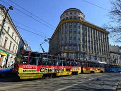 Tramway parcourant Cracovie