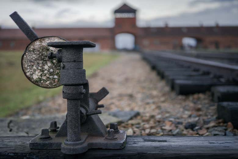 Vías del tren en Auschwitz-Birkenau