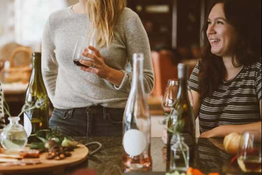 Disfrutando del tour gastronómico con amigas