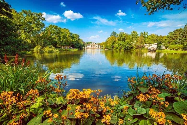 Lago e giardini del Parco Reale Lazienki