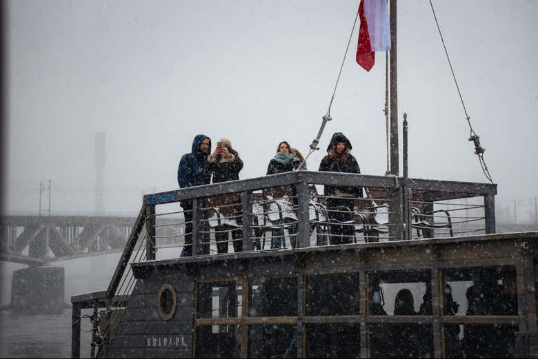 Winter cruises with a drink