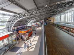 Intérieur de l'aéroport de Varsovie Modlin