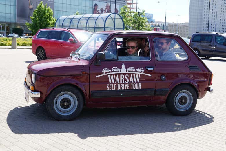 Vehículo clásico en Varsovia