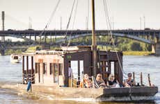Paseo en barco por el Vístula al anochecer con bebida