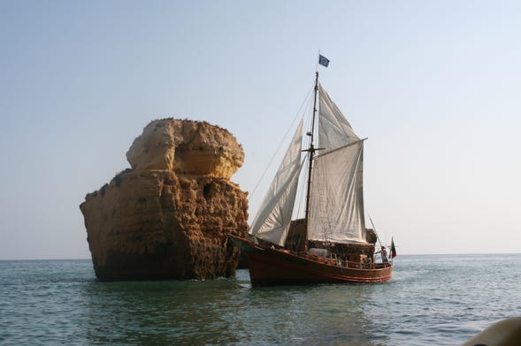 Crucero y barbacoa en barco pirata