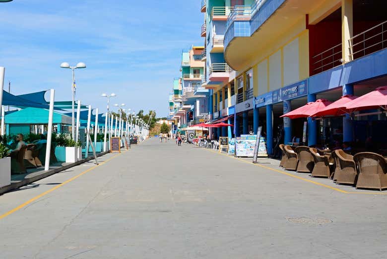 Ruas próximas ao porto de Albufeira