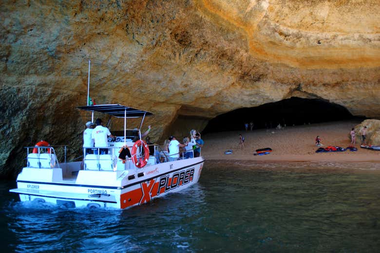 Explorando as grutas
