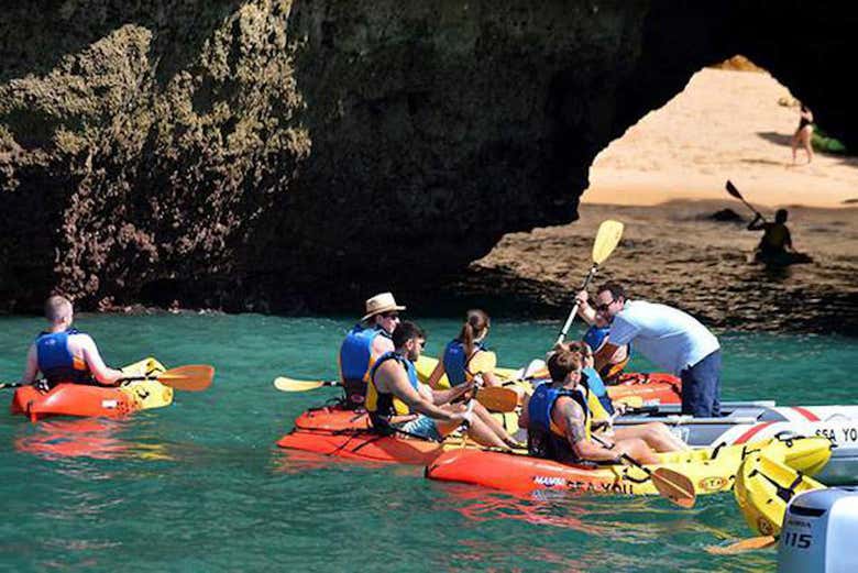 Navigando tra le grotte