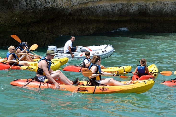 Paseo en kayak por Benagil