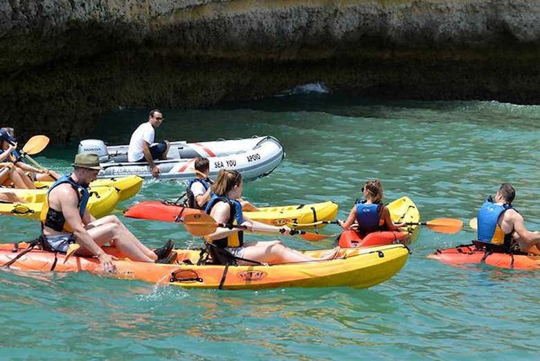 In kayak lungo la costa dell'Algarve