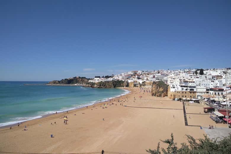 Percorrendo Albufeira de tuk tuk