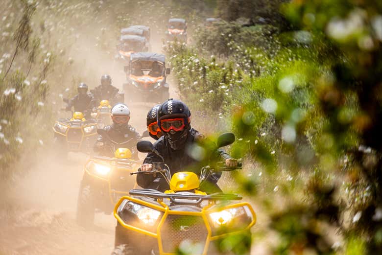 Disfrutando de la ruta en quad por el Algarve