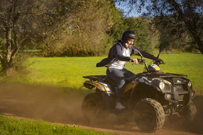 ¡Sentiréis la adrenalina de pilotar un quad!