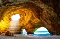 Paseo en barco por las cuevas del Algarve