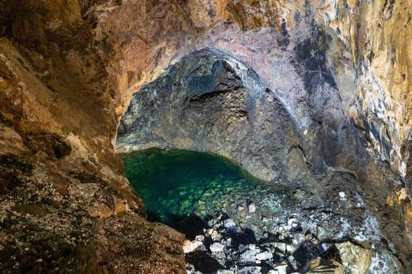 Excursión a las cuevas volcánicas de Terceira + Lagoa das Patas