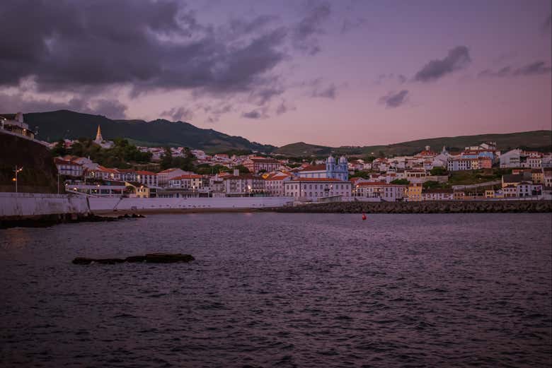 Angra do Heroísmo al calar della sera