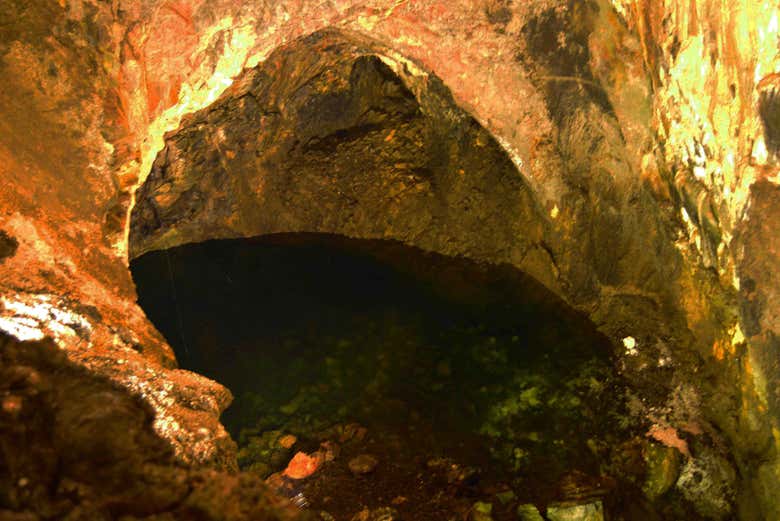 Explorez les grottes volcaniques de Terceira !