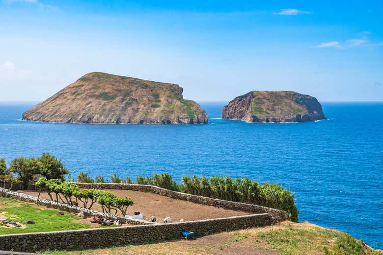 Cabras Islets