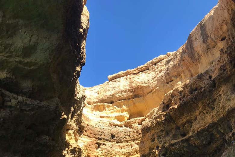 Agujero en la roca
