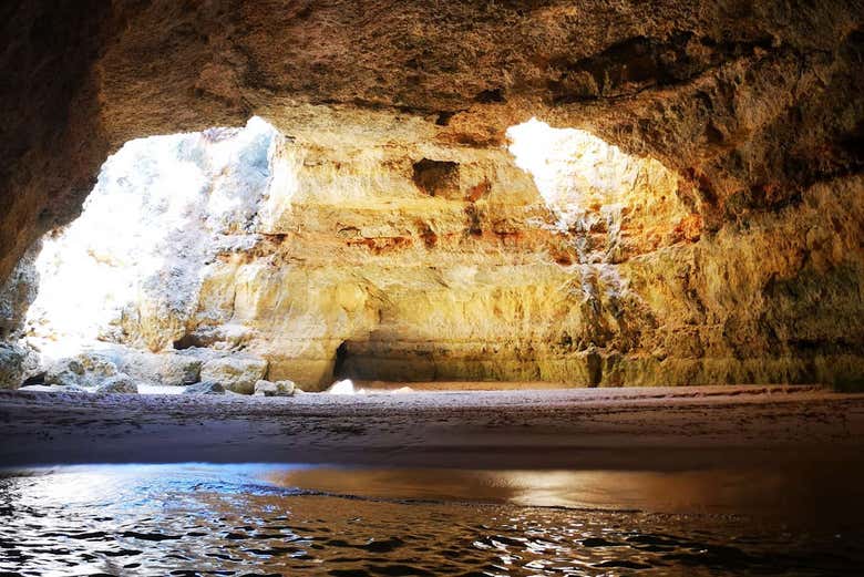 Interior de la cueva de Benagil