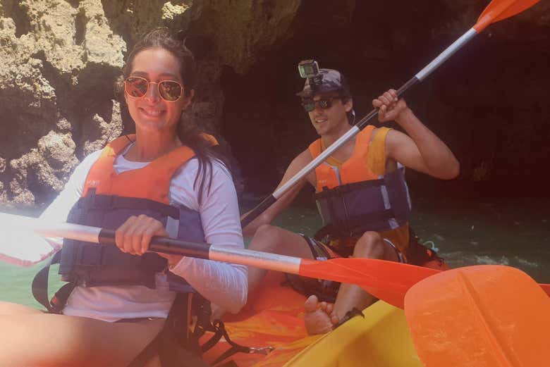 Disfrutando del tour en kayak