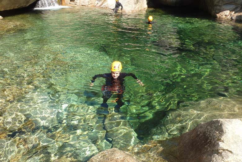 Rien de mieux qu'une baignade dans une piscine naturelle
